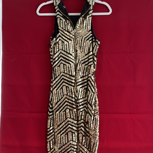 Lulu’s mini dress-black base with gold sequins - Picture 2 of 2